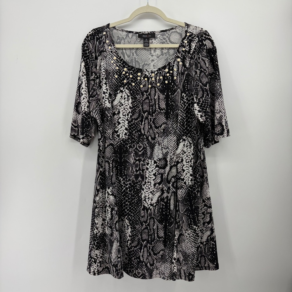 Style & Co Womens XL Black Snakeskin Tunic Top Studded Neck Short Sleeve
